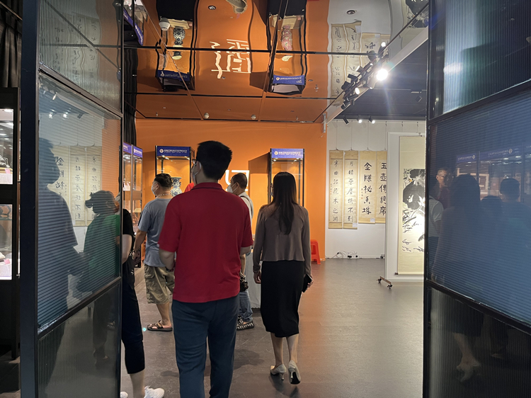 书画展览.jpg