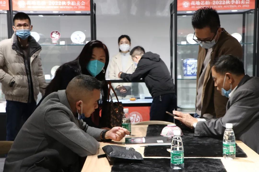 现场|花地艺拍2022秋拍预展现场盛况直击，明日中国书画专场开拍！