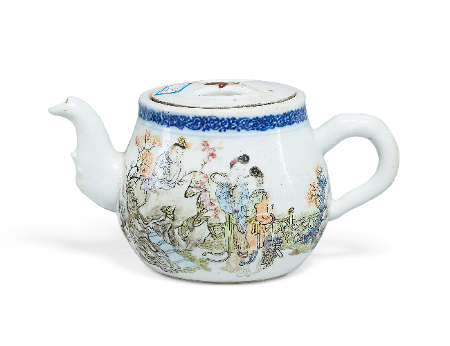 清  青花加彩西厢人物茶壶