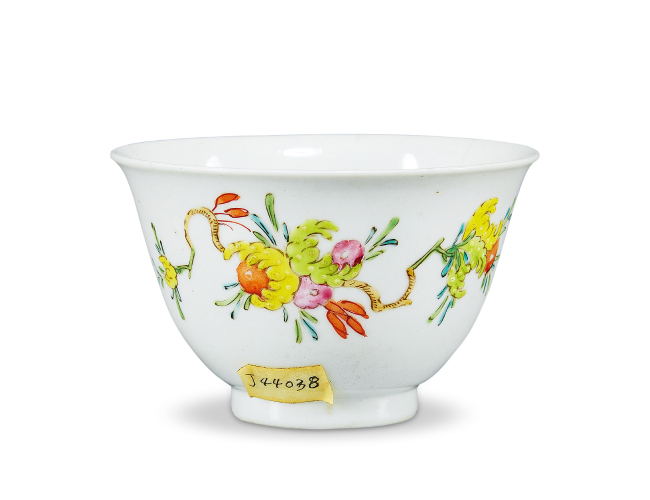 清雍正  粉彩折枝佛手茶碗