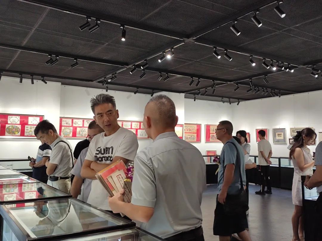 广州花地湾首届纸品收藏交流会圆满收官，共期再会花地湾古玩城！